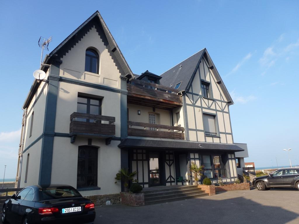 푸빌-쉬르-메르 Le Normandy 아파트 객실 사진